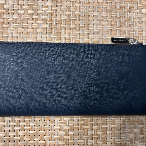 Michael Kors Jet Set Travel Saffiano Leather Large  3/4 Zip Navy Blue Wallet - Picture 2 of 8